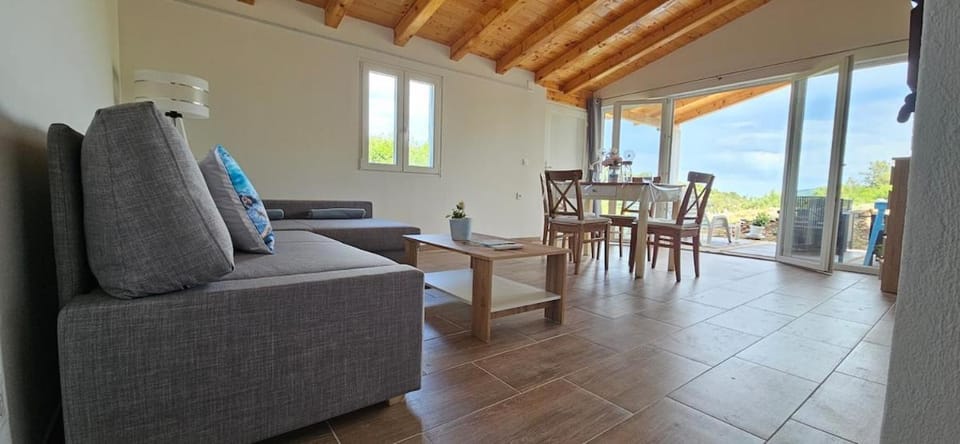 View (from property/room), Living room, Seating area