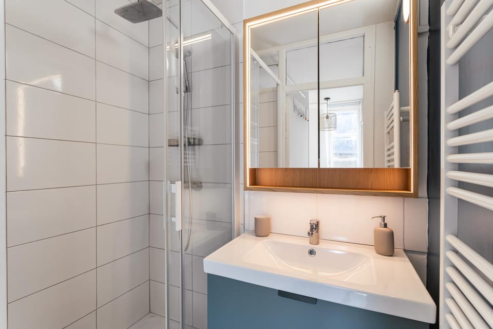 Shower, Bathroom