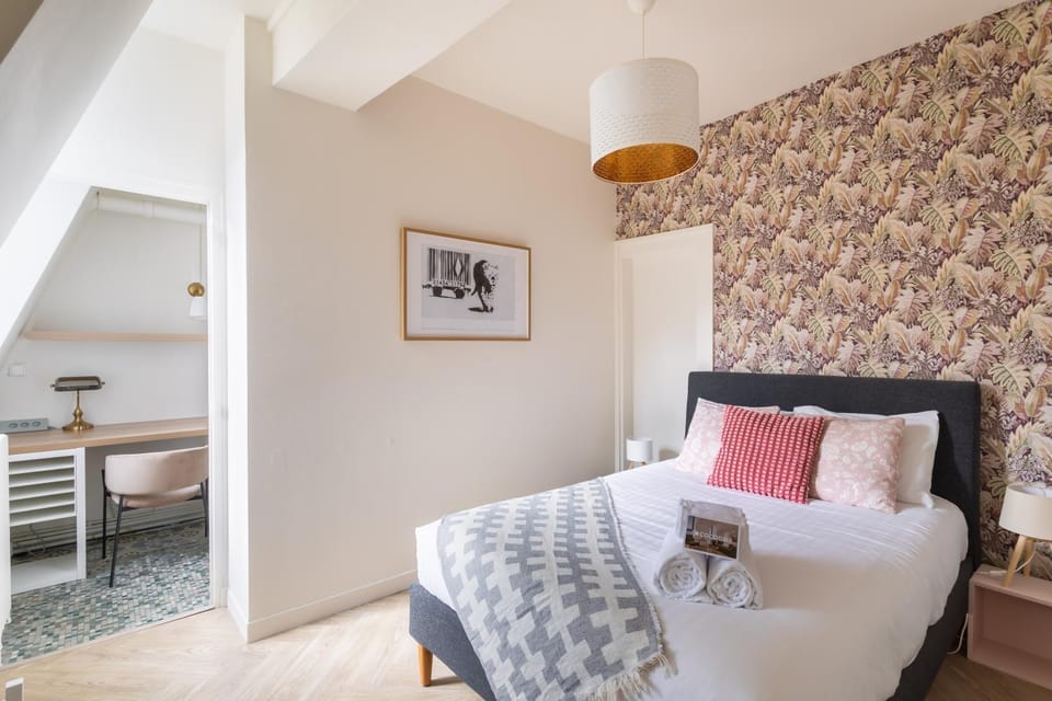 Bed, Bedroom