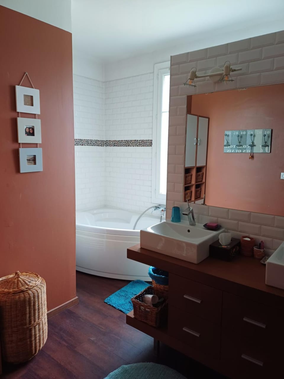 Bathroom, Bath, towels