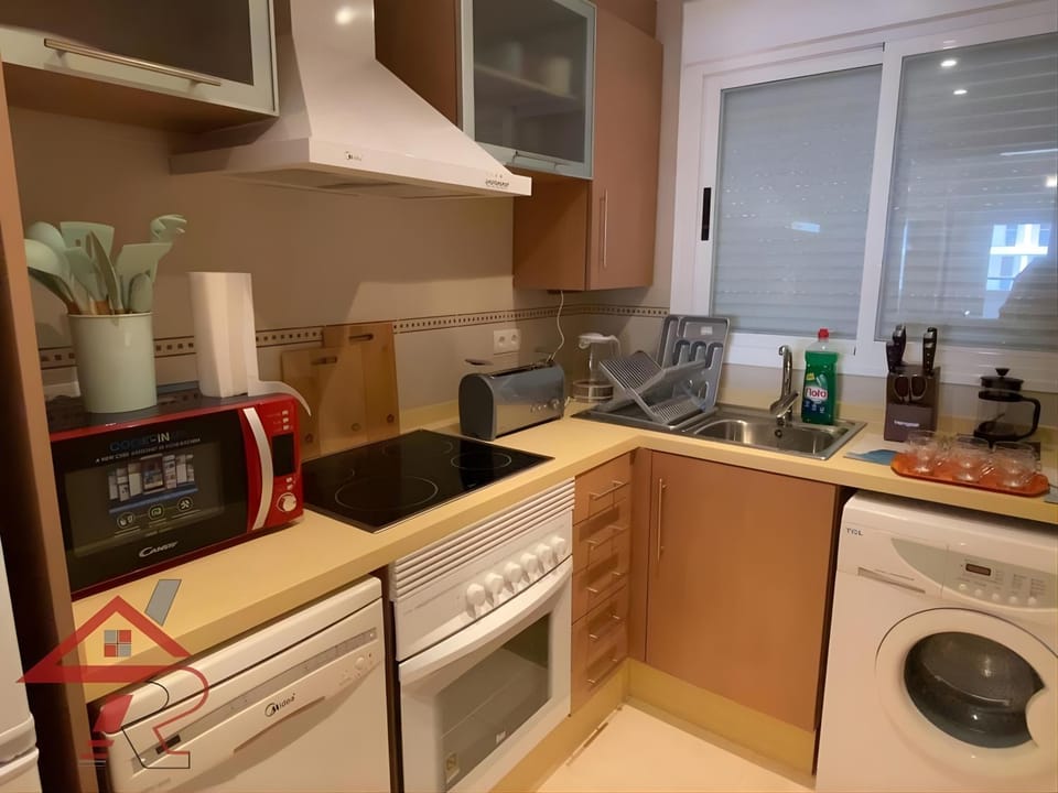 Coffee/tea facilities, Kitchen or kitchenette, dishwasher, oven, stove, toaster, washing machine