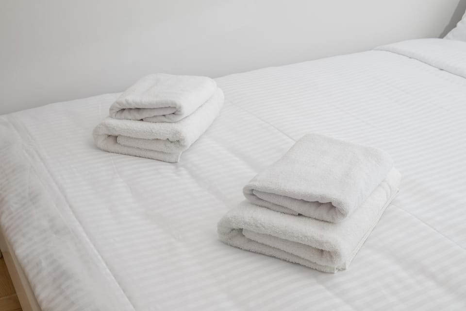 Bed, Photo of the whole room, Bedroom, towels