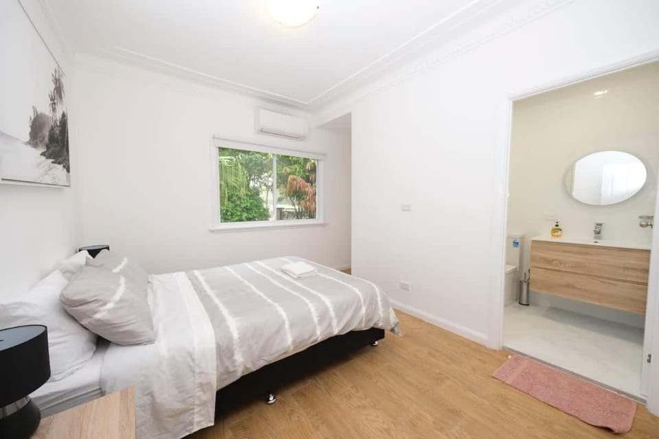 Sydney Stunning 4 bed 4 bath at Auburn House in Sydney
