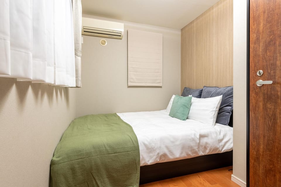 Bed, Photo of the whole room, Bedroom, air conditioner