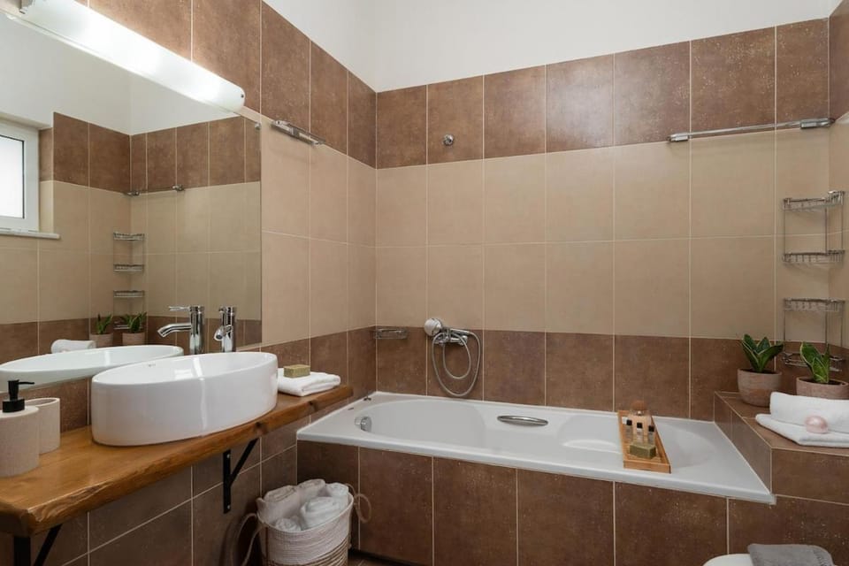 Toilet, Bathroom, Bath, towels