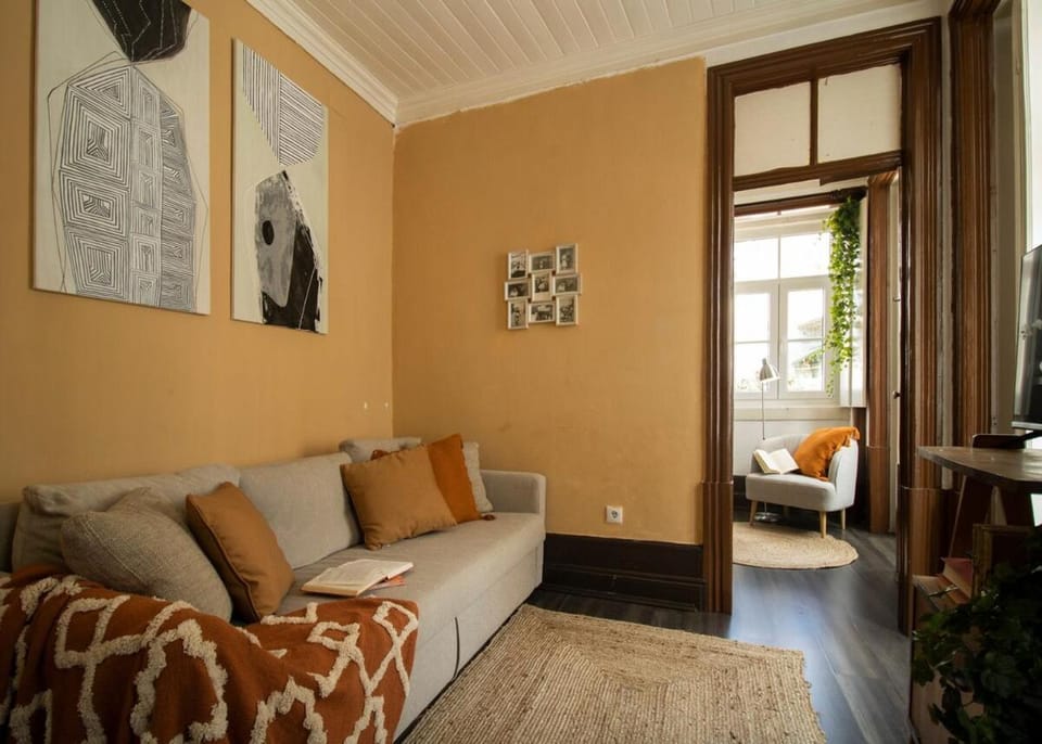 Typical Coimbra Home at Sé Velha Square Apartment in Coimbra