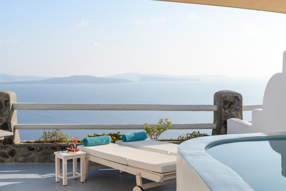 Thirea Suites Bed and Breakfast in Oia