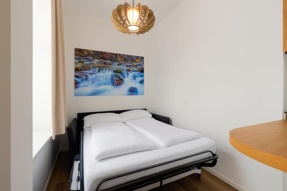 Bed, Living room