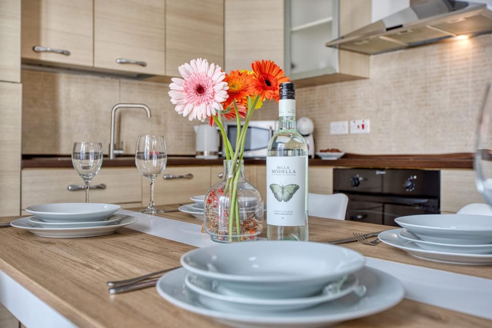 5 Star Residence - Stylish Modern apartments in St Julians Apartment hotel in Saint Julians
