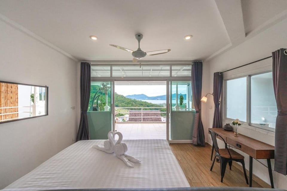 V199 Villa 4BR Relaxing with Best Views in Patong House in Patong