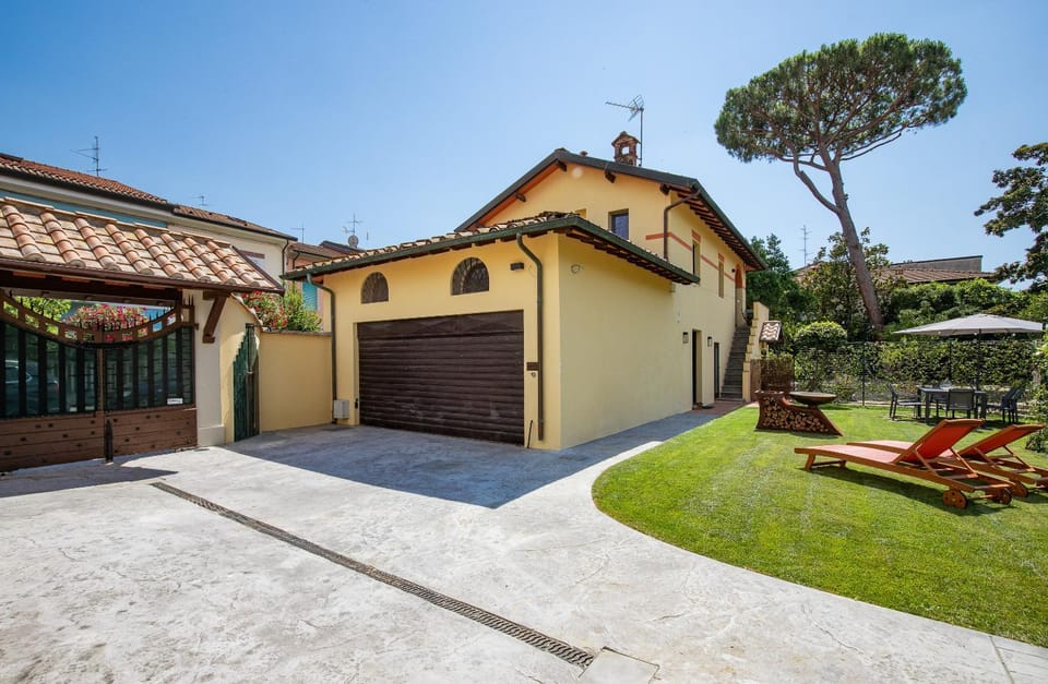 La Casina, precious property in a unique location, Viareggio House in Viareggio