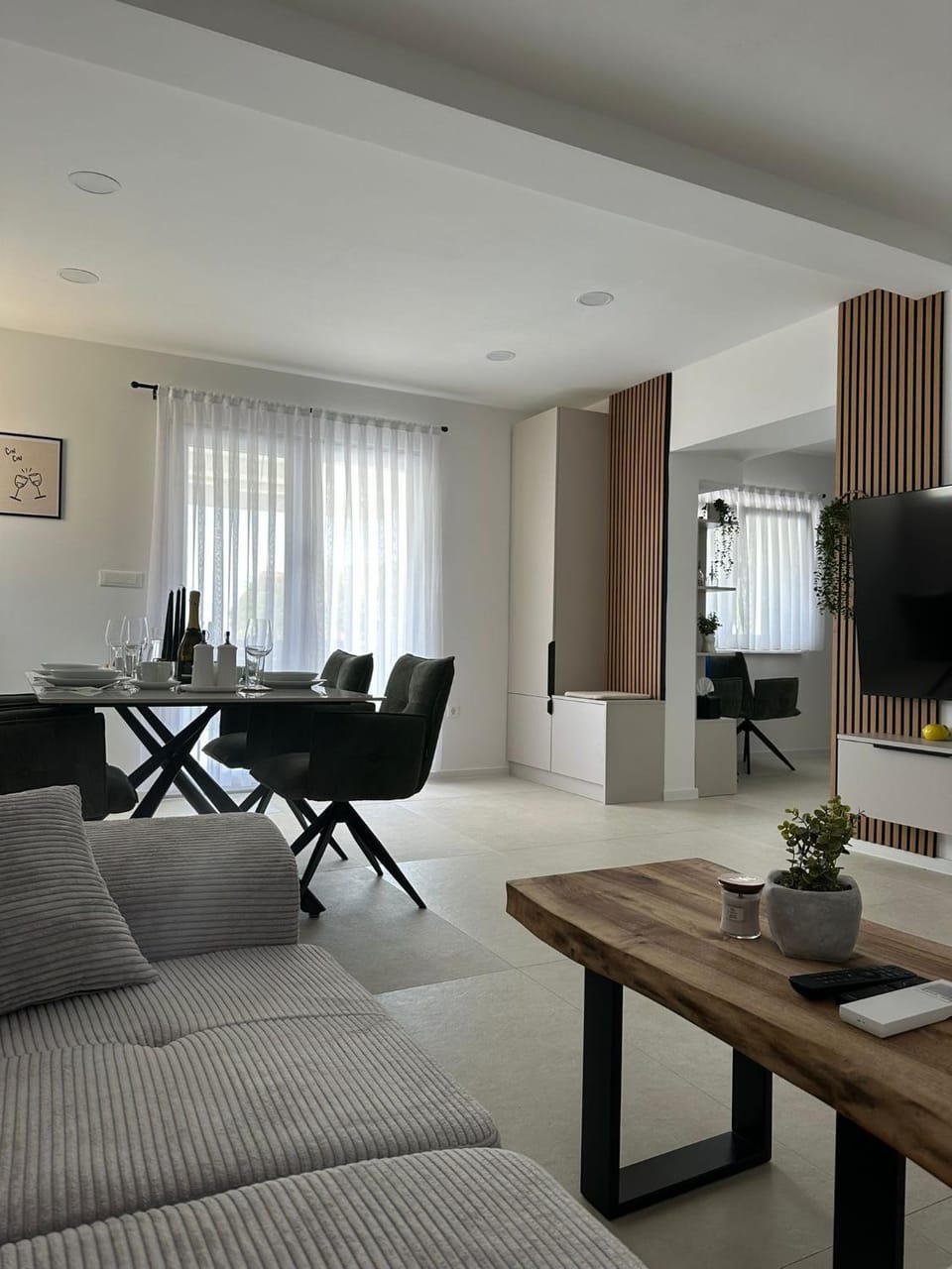 Living room, Dining area