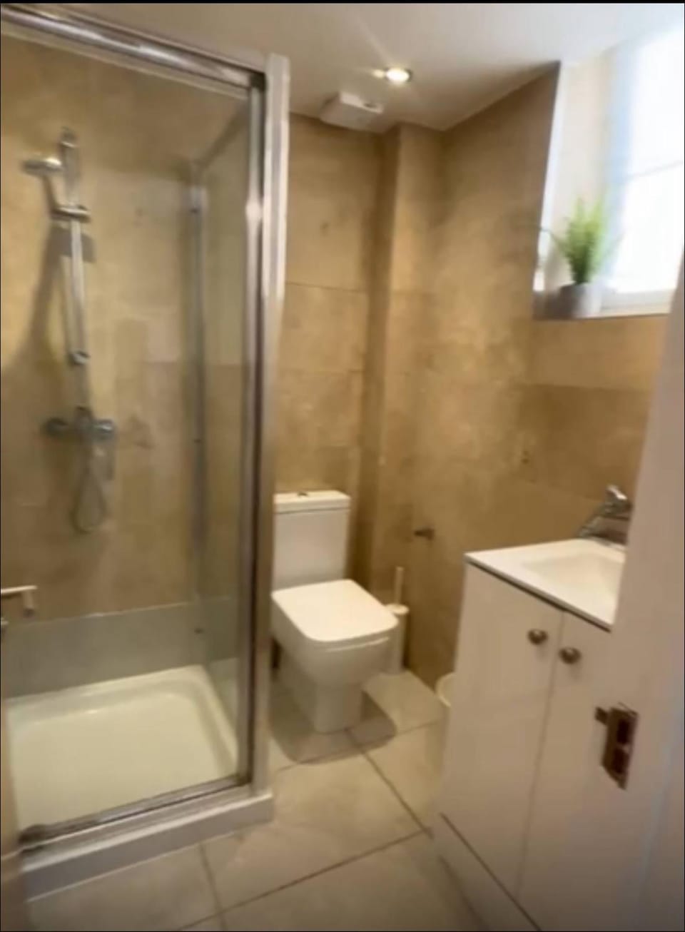 2 Bedrooms flat in central london Apartment in City of Westminster