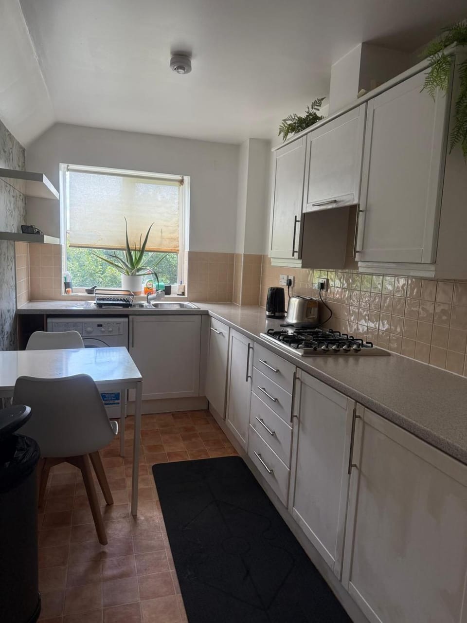 Kitchen or kitchenette, pet friendly, stove