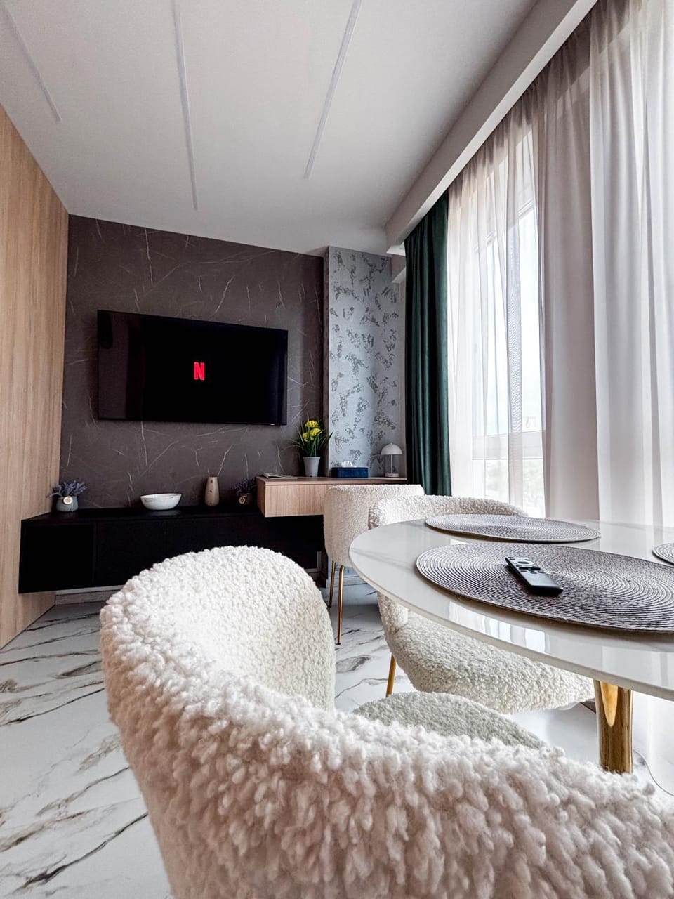 Airport SkyLuxe Luxury Residence - Private Parking Apartment in Cluj-Napoca