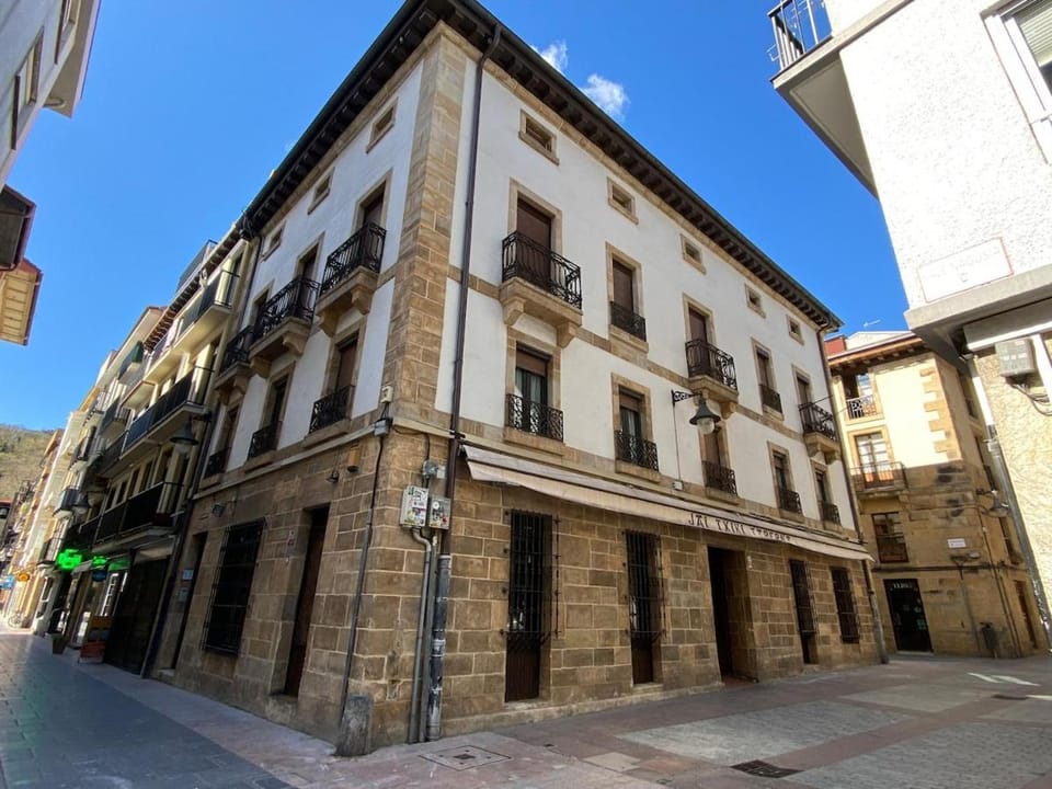 Property building, Facade/entrance
