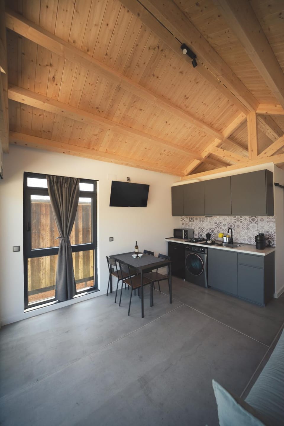 TV and multimedia, Kitchen or kitchenette