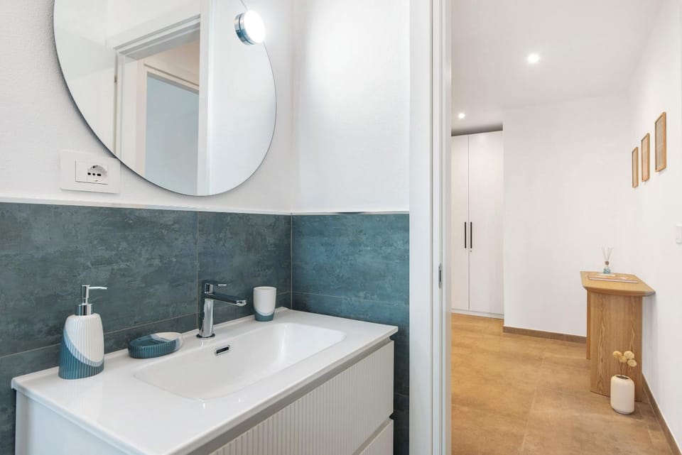 Queta - Modern Flat Apartment in Chiavari