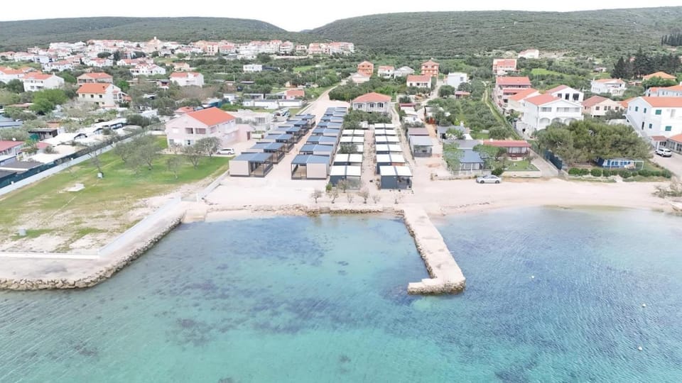 Rock Mobile Home Apartment in Zadar County