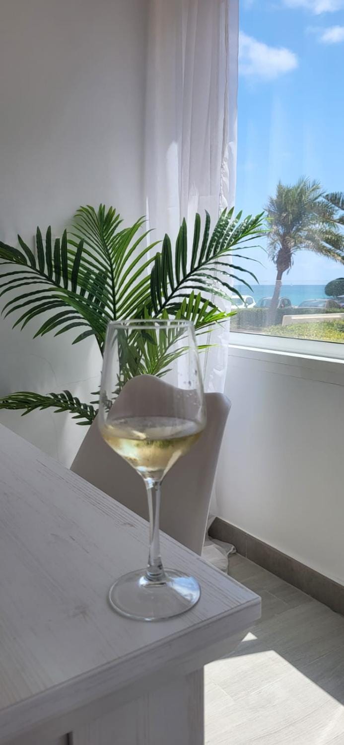 Natural landscape, Food and drinks, Sea view