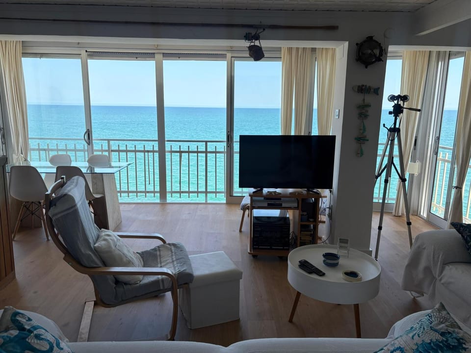 Fantásticas vistas al mar en el Faro Apartment in Ribera Baixa