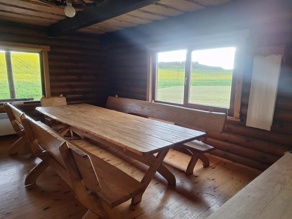 Seating area, Dining area