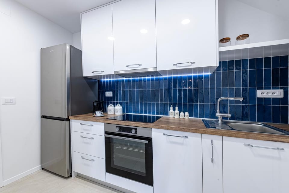 Kitchen or kitchenette, kitchen
