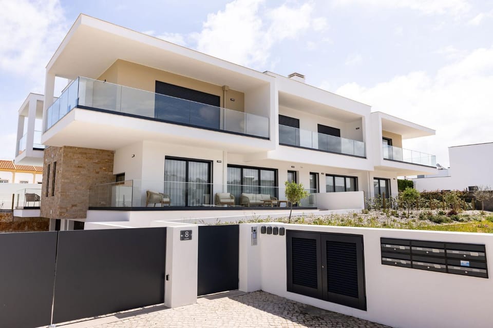 Property building, Facade/entrance, Off site