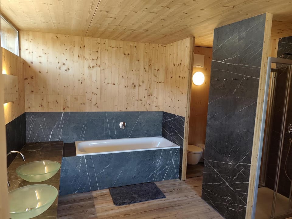 Bathroom, Bath