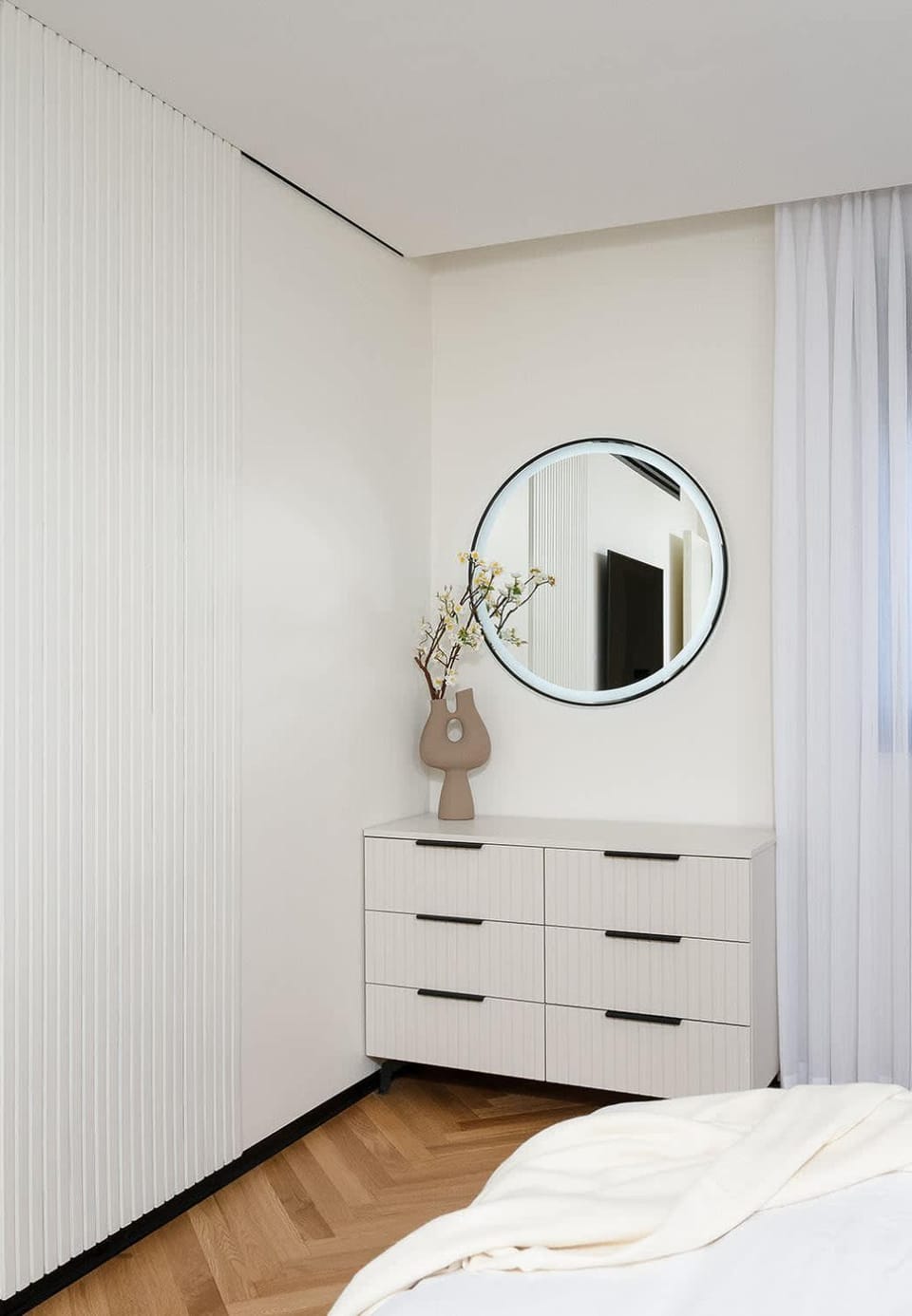 Bedroom, wardrobe