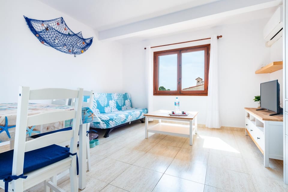 Property building, Living room, Bedroom