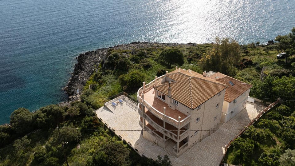 Property building, Day, Natural landscape, Bird's eye view, Sea view