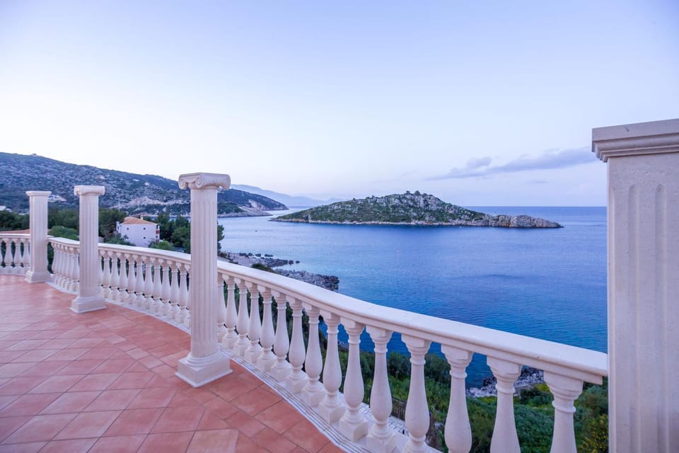 Nearby landmark, Day, Natural landscape, View (from property/room), Balcony/Terrace, Mountain view, Sea view