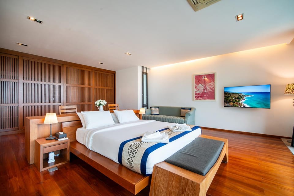 拉威Eva4 三卧室一线海景别墅 近拉威海鲜市场 超市 24小时小区安保 Villa in Rawai