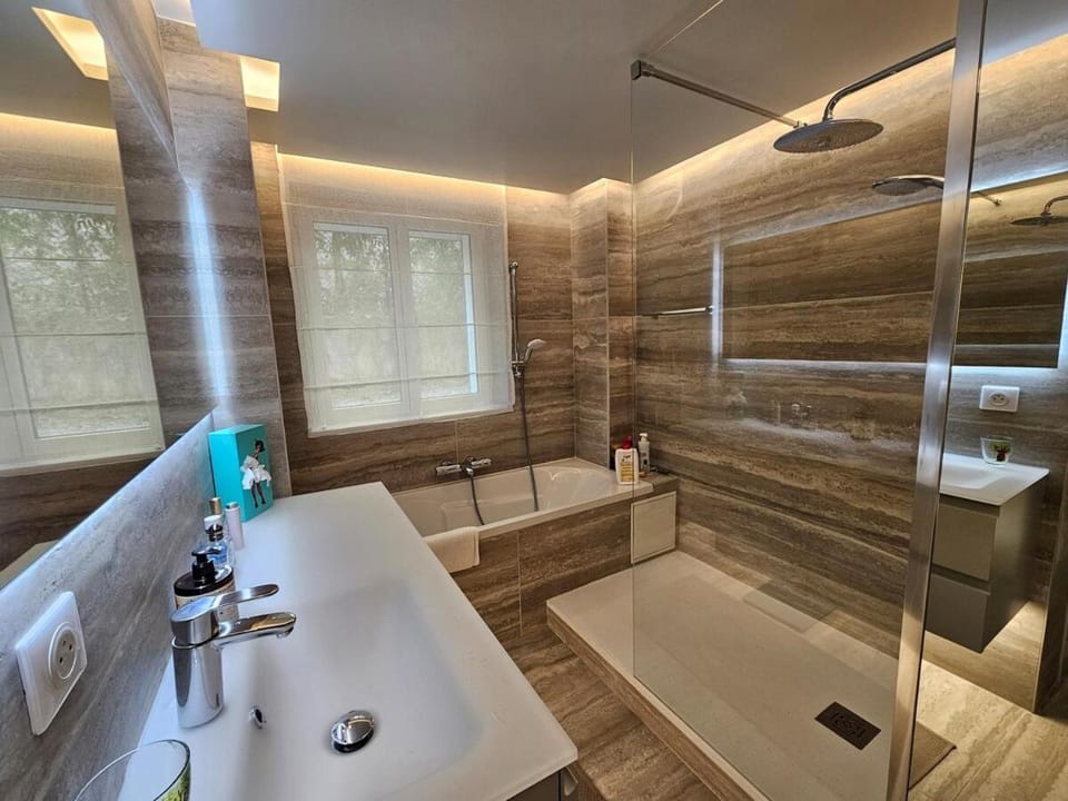 3 bedroom house in the center of Cannes Villa in Cannes