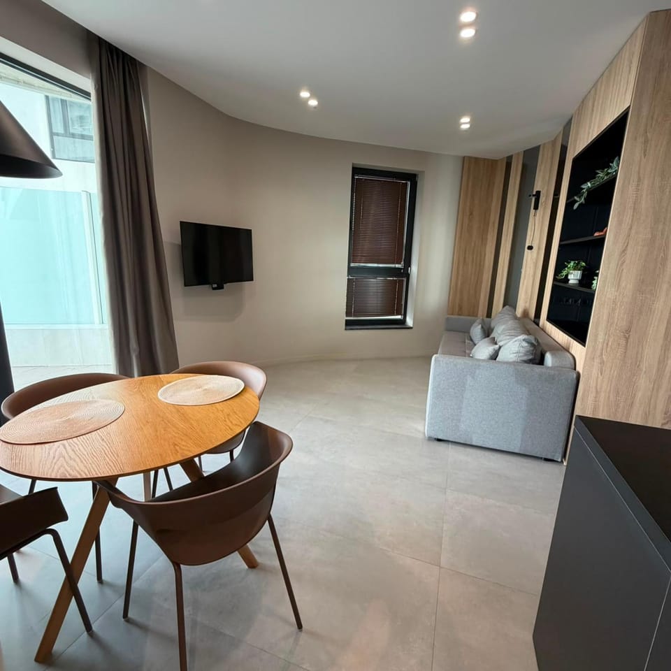 Communal lounge/ TV room, Living room, Seating area, Dining area