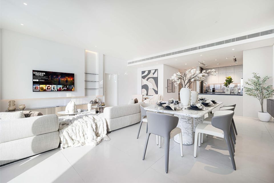 TV and multimedia, Living room, Seating area, Dining area