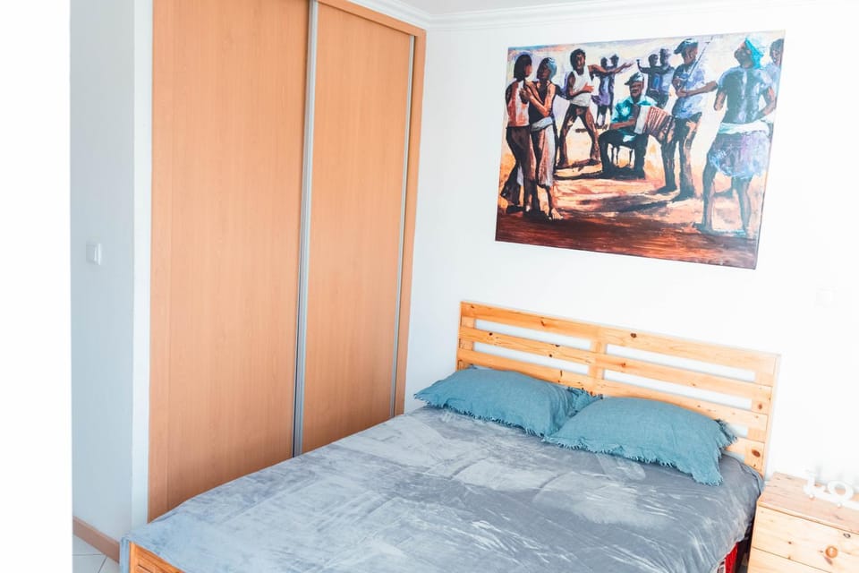 Palmarejo, Apartamento T2 no Prédio Rosa Trás de pão quente Apartment in Praia