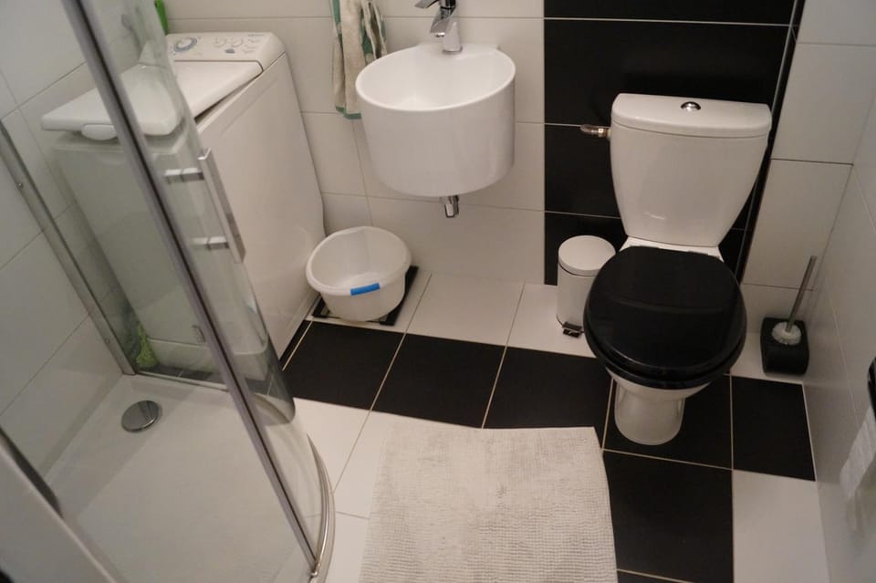 Toilet, Bathroom