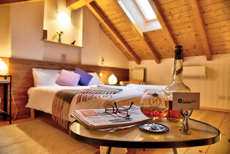 Bed, Photo of the whole room