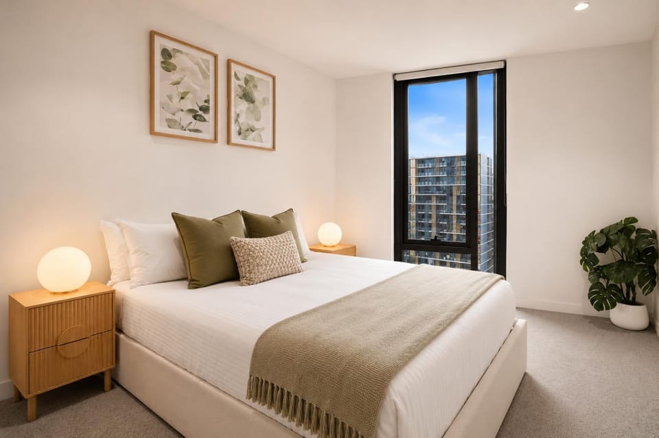 Luxury Sky High Apartment with Pool Gym & Parking Apartment in Southbank