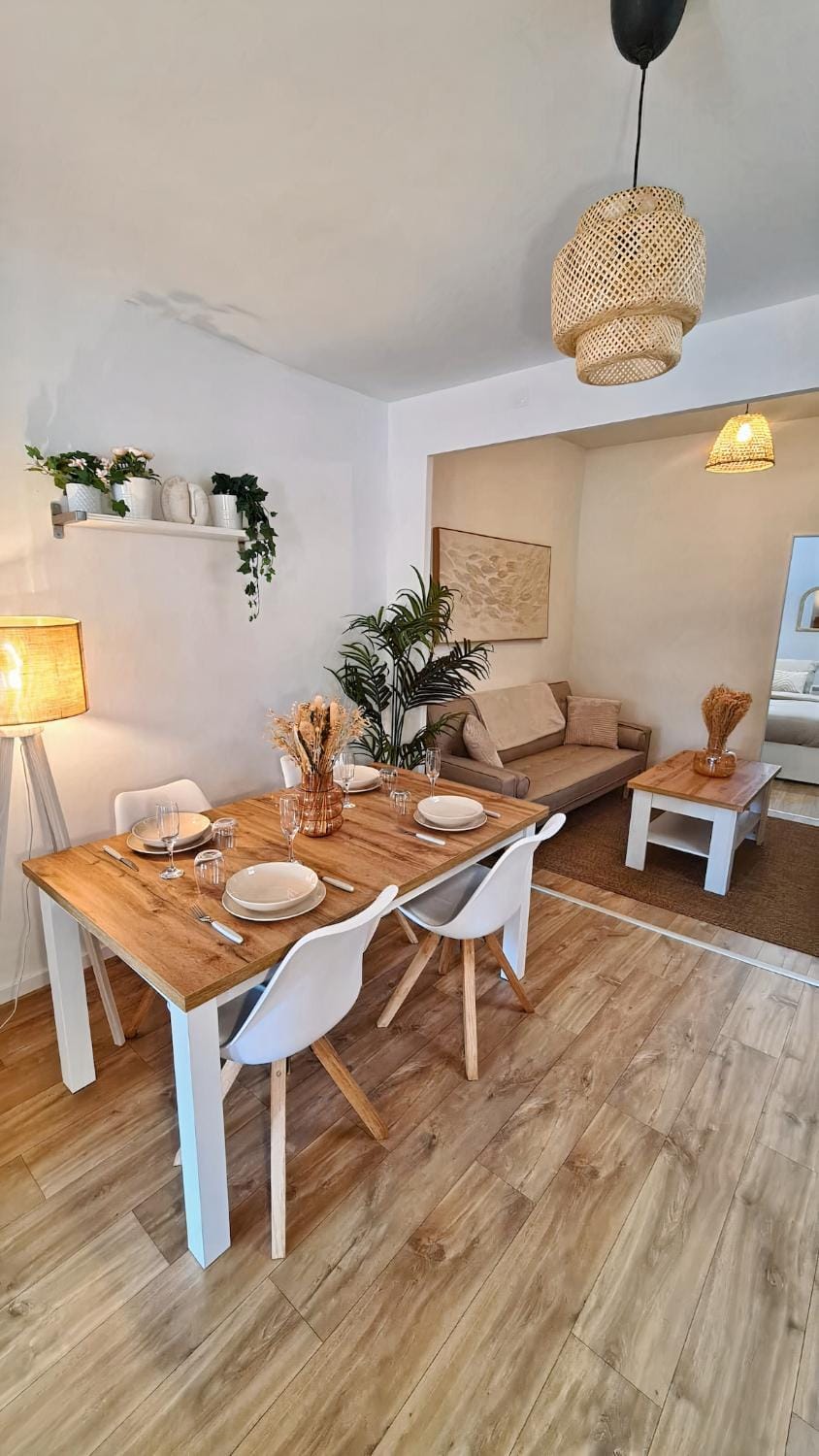 Living room, Dining area