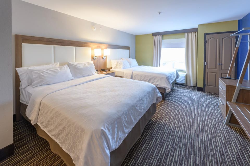 Holiday Inn Express & Suites Jamestown by IHG Hotel in Allegheny River