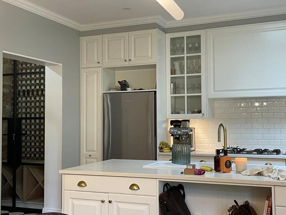 Kitchen or kitchenette, dishwasher, oven, pet friendly, stove