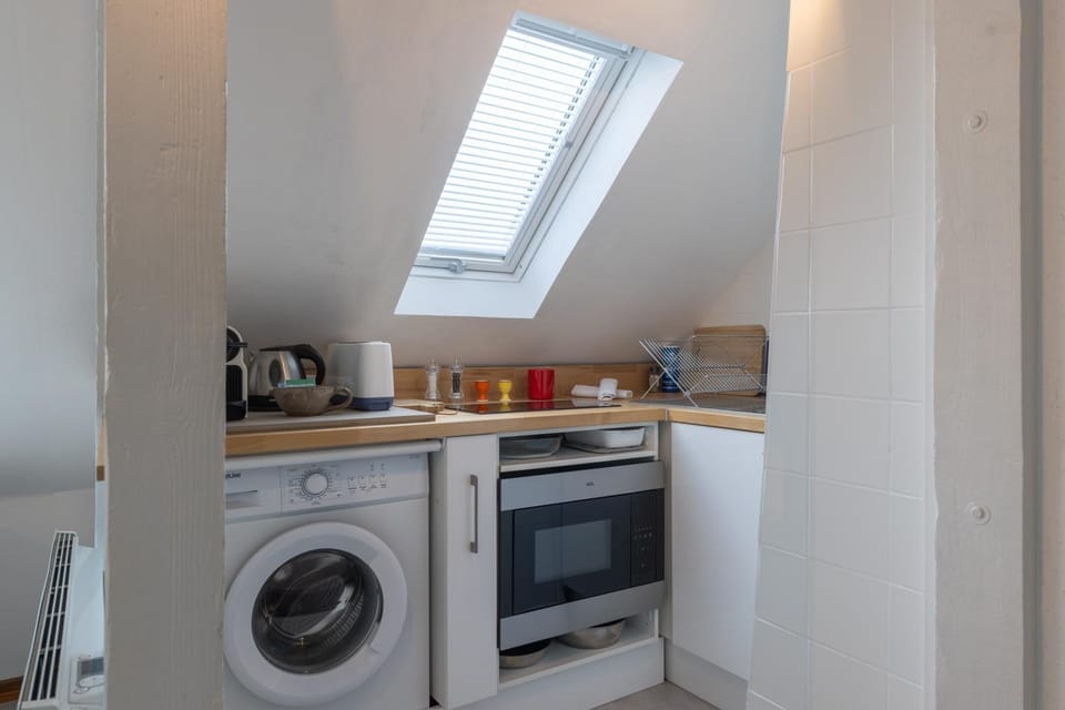 Kitchen or kitchenette, stove