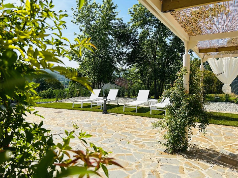 Patio, Spring, Day, Garden, sunbed
