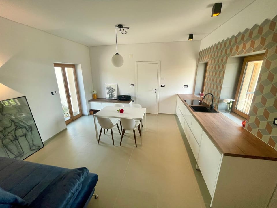 Facade/entrance, Kitchen or kitchenette