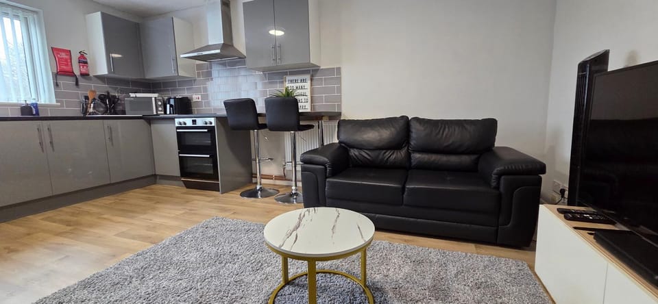 Communal lounge/ TV room, Kitchen or kitchenette, Living room, Seating area