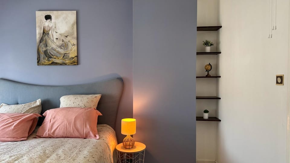 Bed, Photo of the whole room, Decorative detail, Bedroom