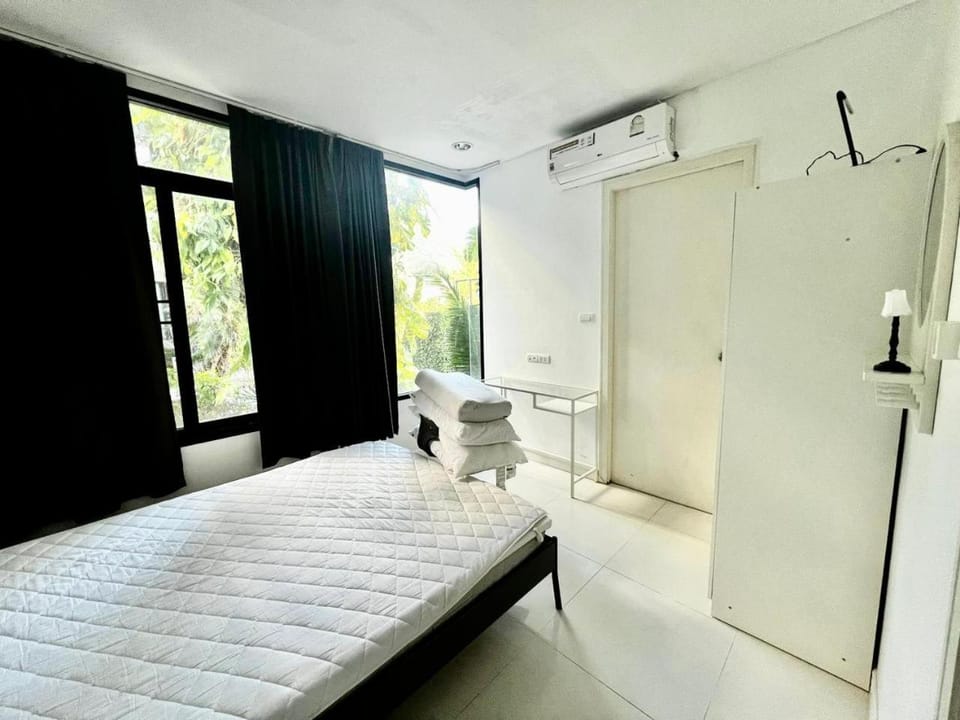 Bed, wardrobe